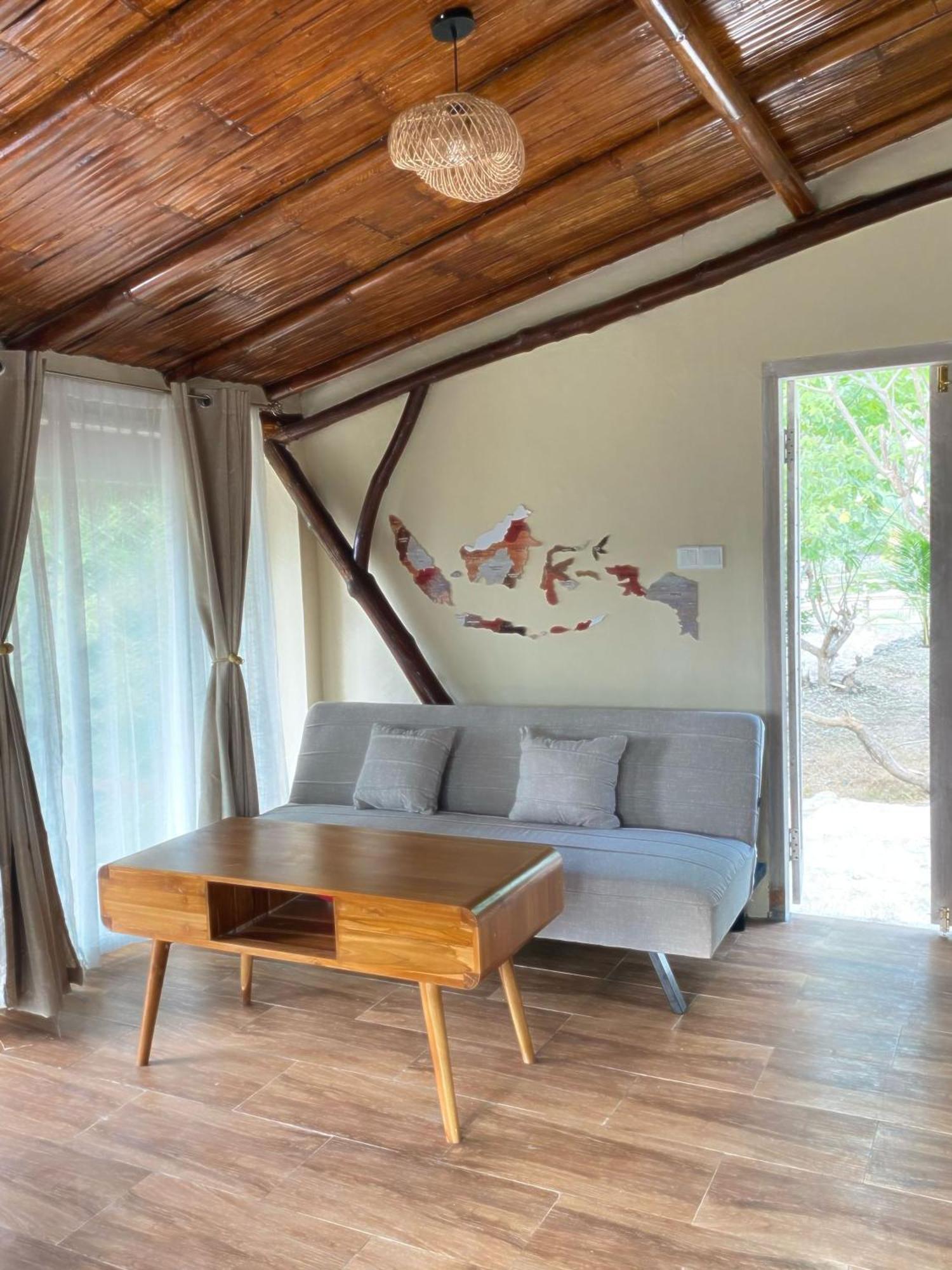 Gading Tree House Villa Batununggul Ngoại thất bức ảnh