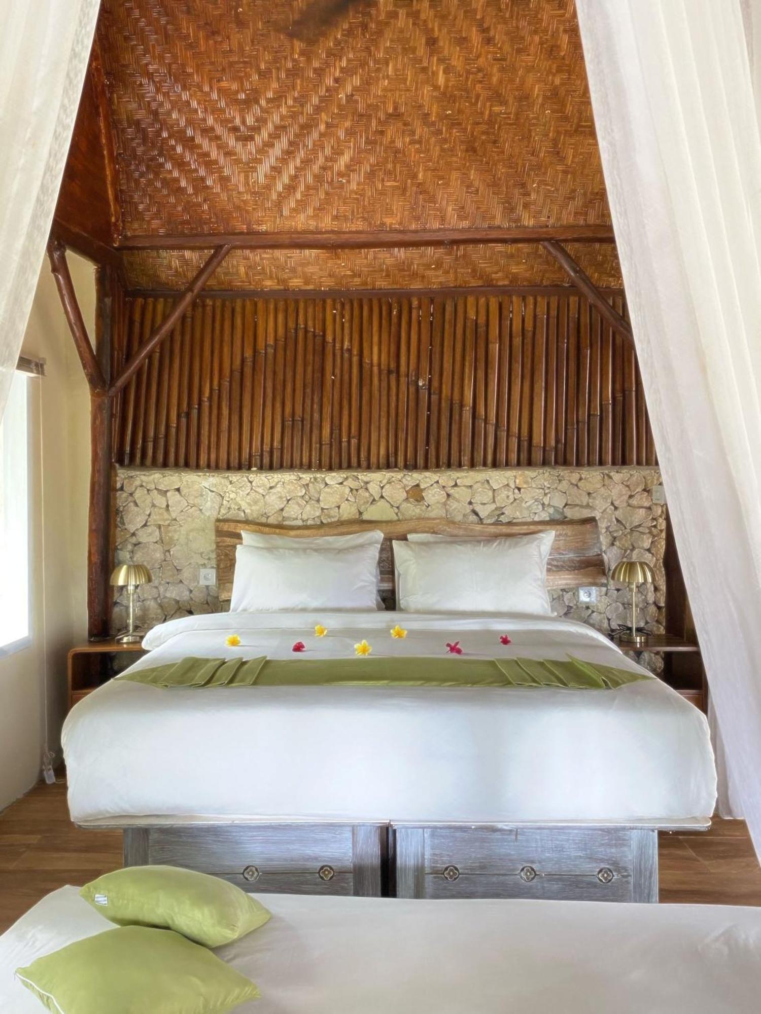 Gading Tree House Villa Batununggul Ngoại thất bức ảnh