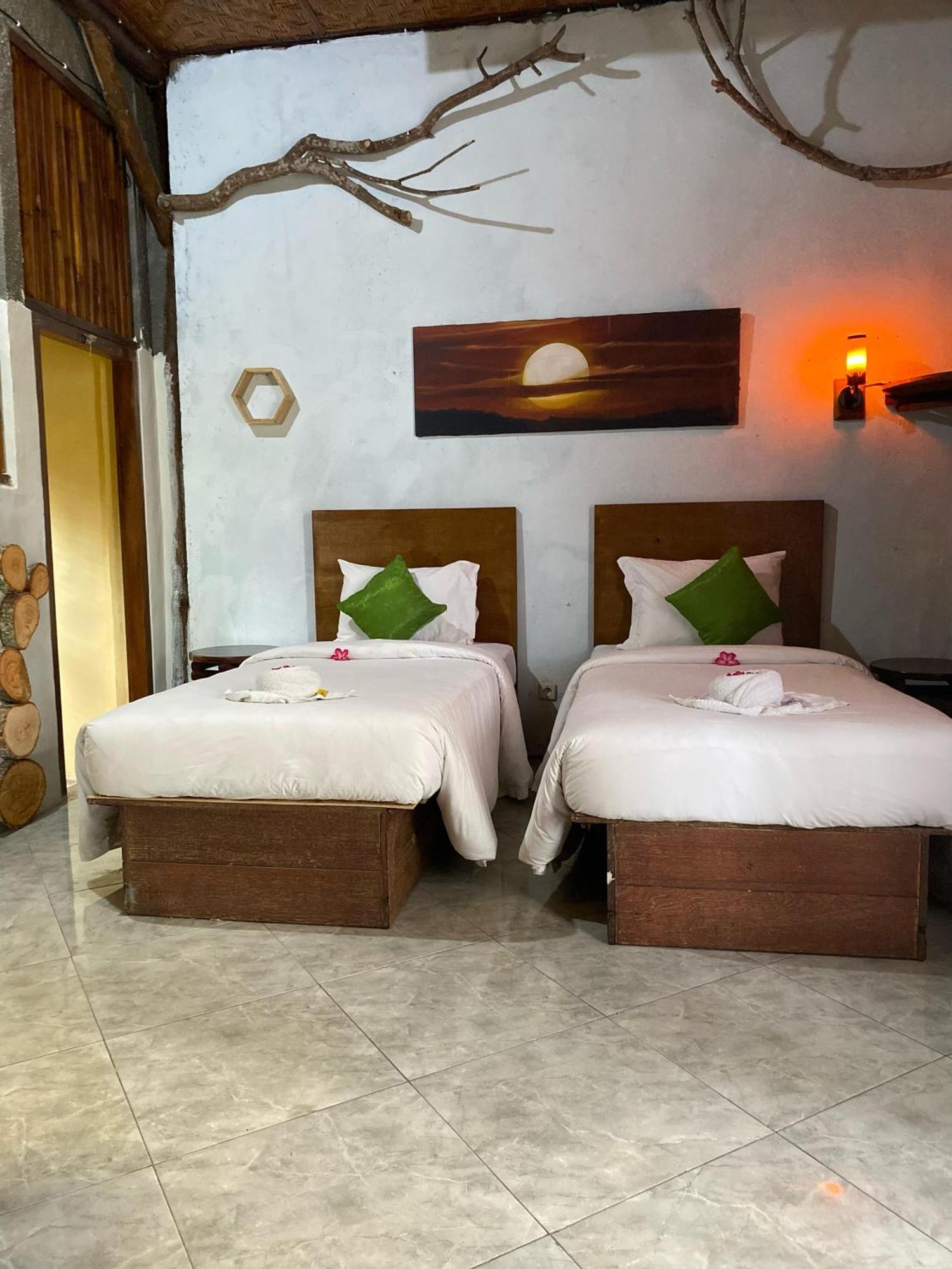 Gading Tree House Villa Batununggul Ngoại thất bức ảnh