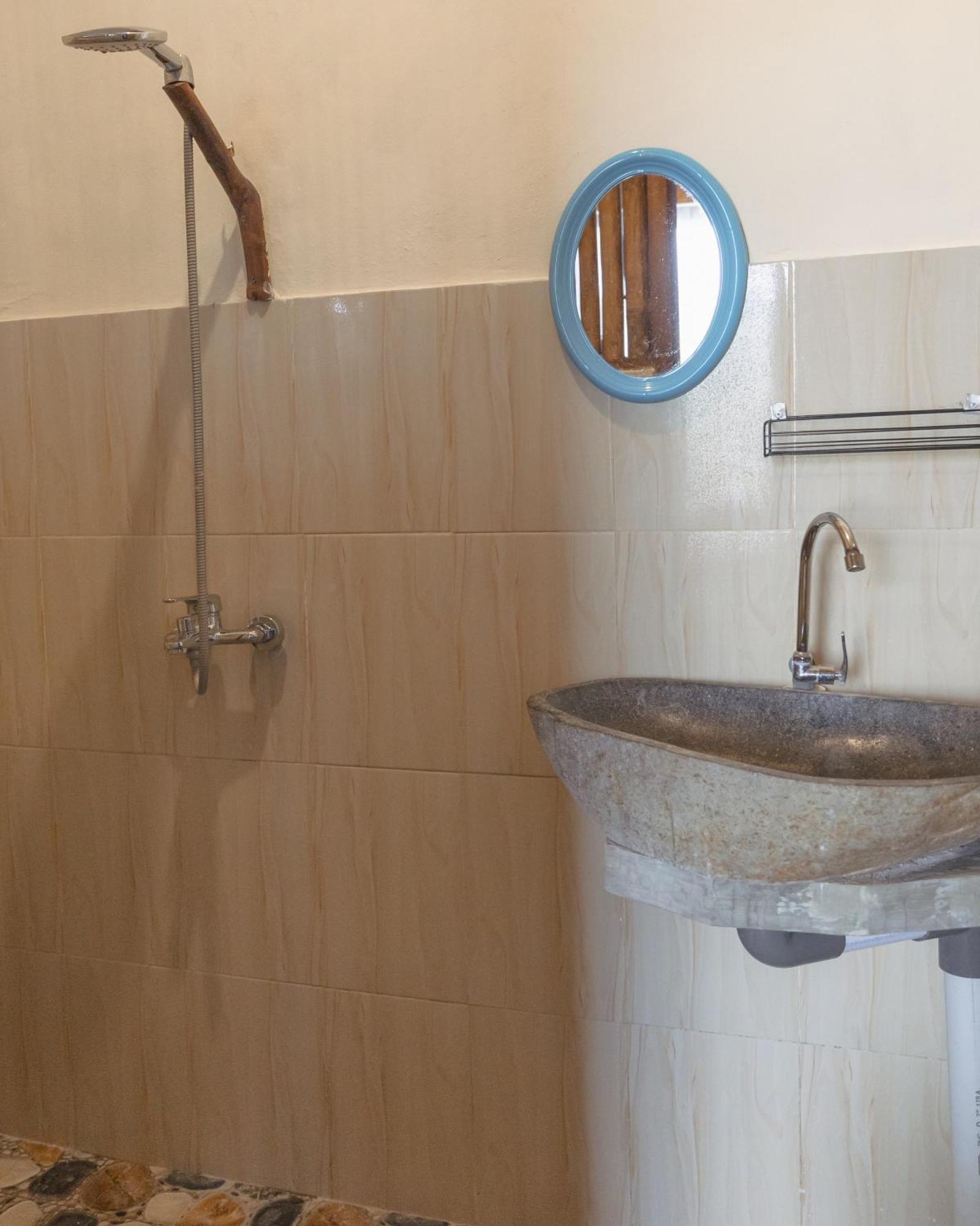 Gading Tree House Villa Batununggul Ngoại thất bức ảnh