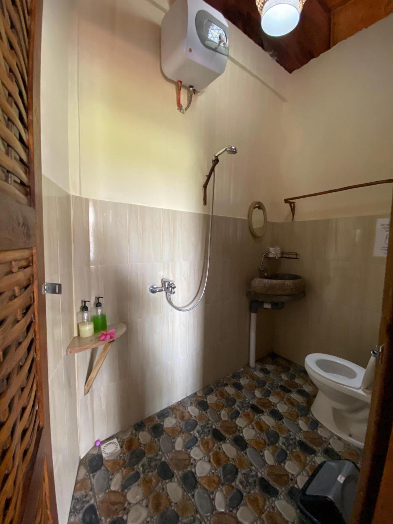 Gading Tree House Villa Batununggul Ngoại thất bức ảnh